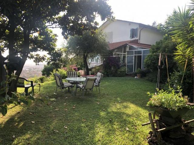 Villa in vendita a Massa