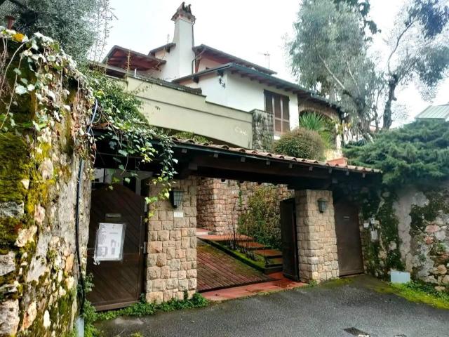 Villa in vendita a Massa