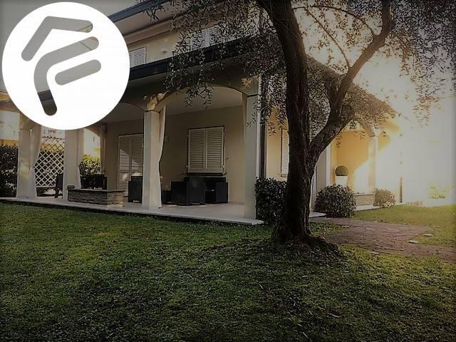 Villa in vendita a Massa