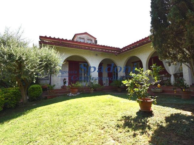 Villa in vendita a Massa e Cozzile PT