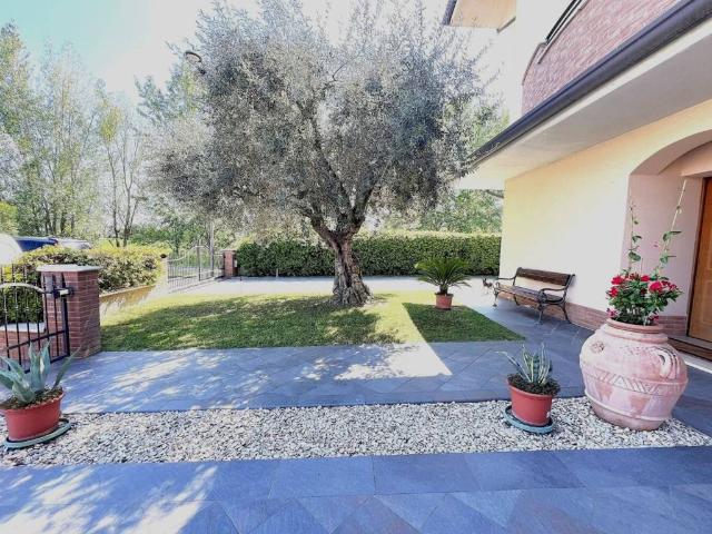 Villa in vendita a Massa Lombarda RA