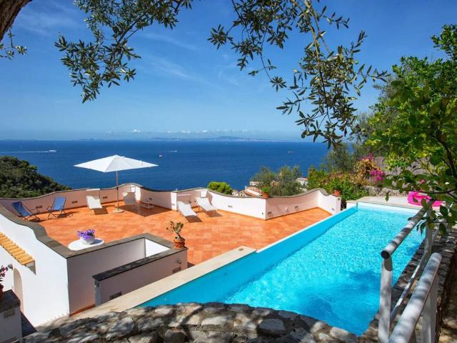 Villa in vendita a Massa Lubrense NA