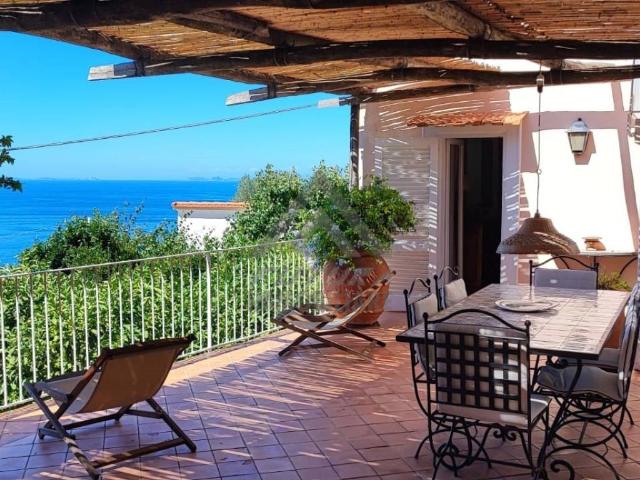Villa in vendita a Massa Lubrense NA