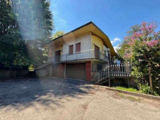 Villa in vendita a Massa Macinaia Capannori 140 mq Rif: 1337965