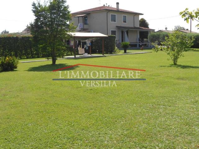 Villa in vendita a Massa MS