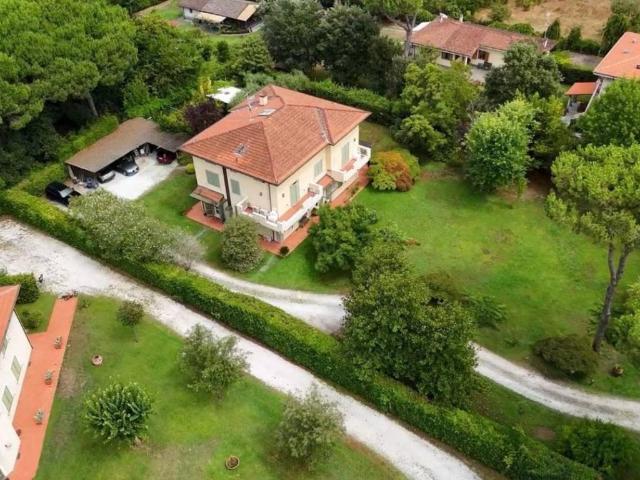 Villa in vendita a Massa MS