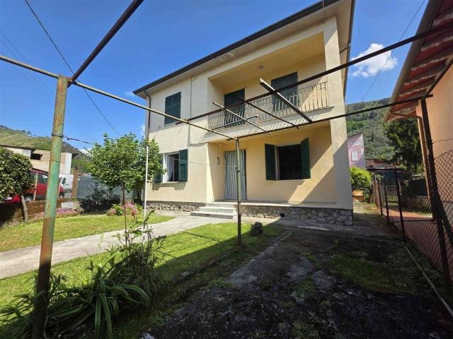 Villa in vendita a Massa MS