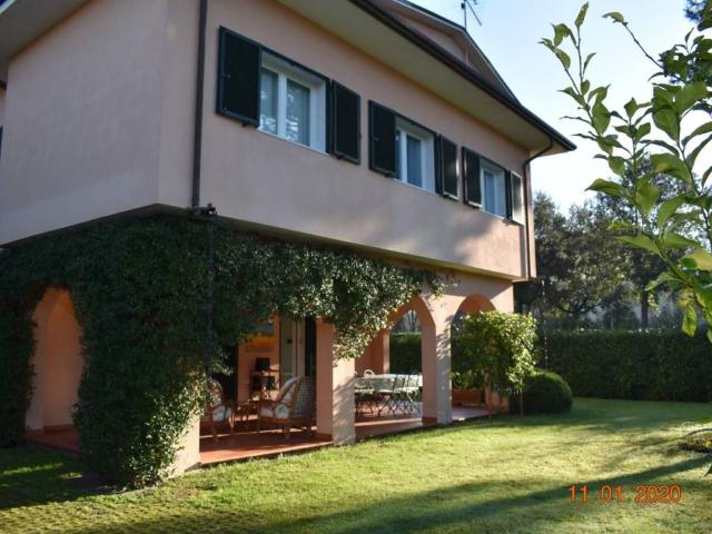 Villa in vendita a Massa MS