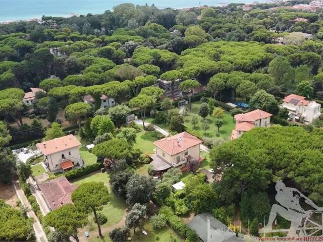 Villa in vendita a Massa MS