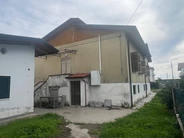 Villa in vendita a Massa MS