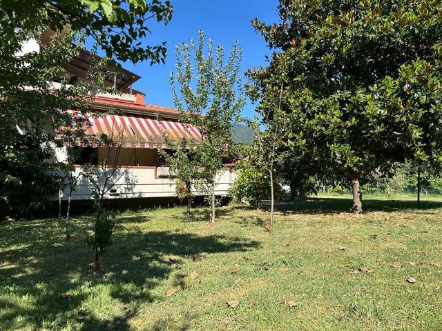 Villa in vendita a Massa MS