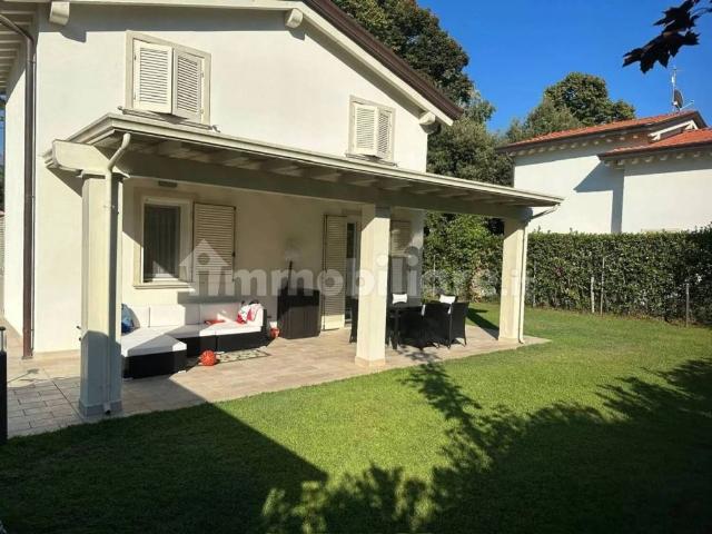 Villa in vendita a Massa MS