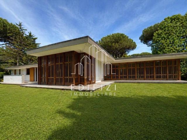 Villa in vendita a Massa MS