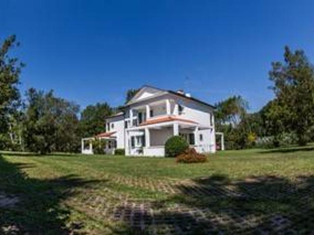 Villa in vendita a Massa MS