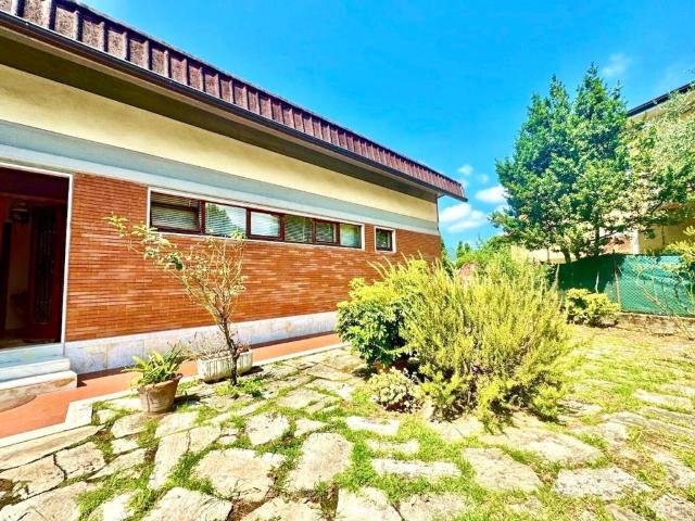 Villa in vendita a Massa MS