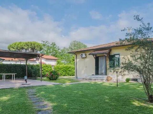 Villa in vendita a Massa MS