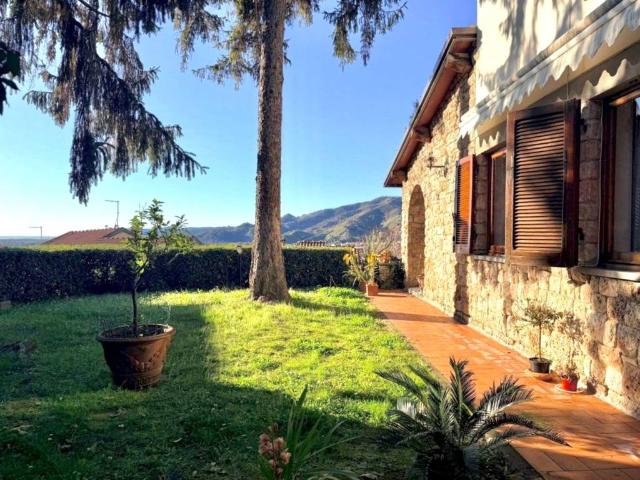 Villa in vendita a Massa MS