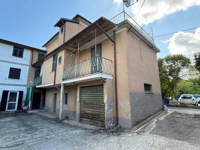 Villa in vendita a Massa MS
