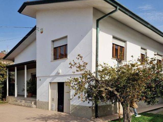 Villa in vendita a Massa MS