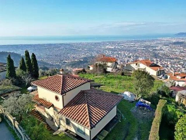 Villa in vendita a Massa MS