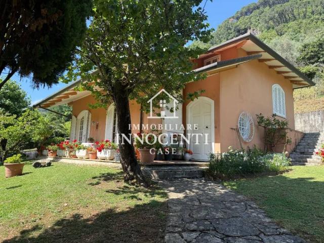 Villa in vendita a Massa MS