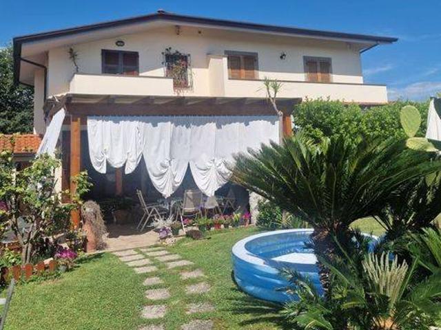 Villa in vendita a Massa MS