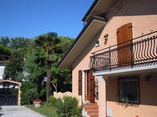 Villa in vendita a Massa MS