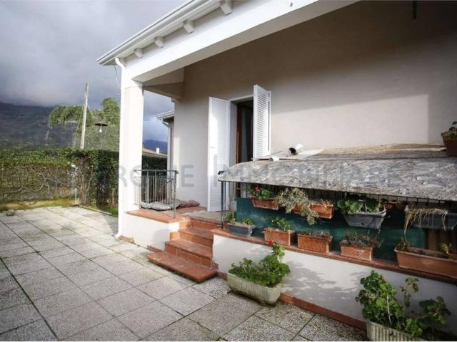 Villa in vendita a Massa MS