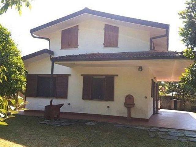 Villa in vendita a Massa MS