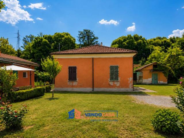 Villa in vendita a Massa MS