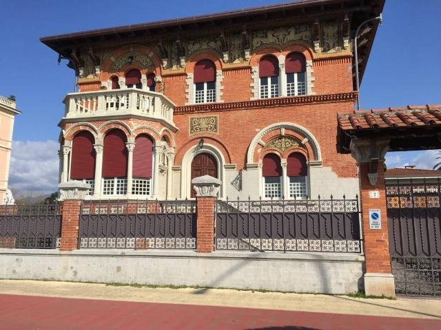 Villa in vendita a Massa MS