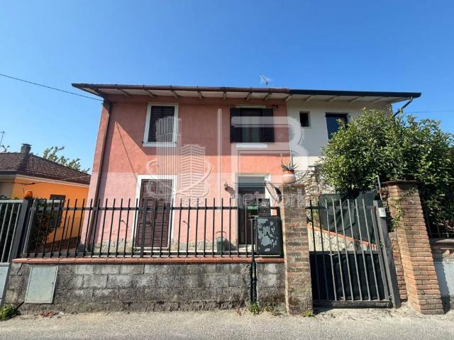 Villa in vendita a Massa MS