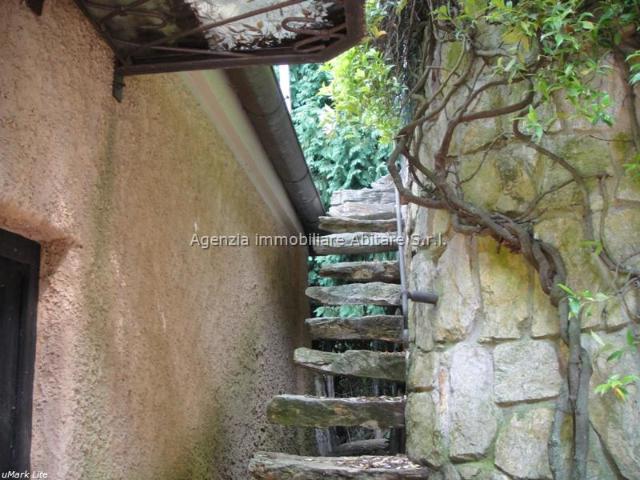 VILLA in VENDITA a MASSA PERIFERIA di 17 vani