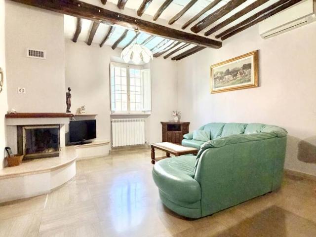 Villa in vendita a Massarosa LU