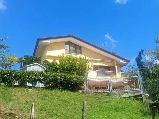 Villa in vendita a Massarosa LU