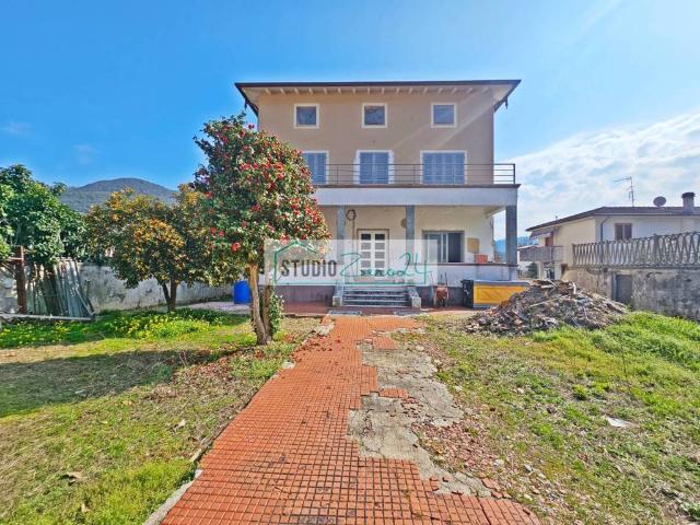 Villa in vendita a Massarosa LU