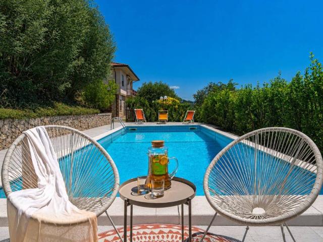 Villa in vendita a Massarosa LU