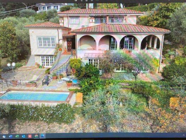 Villa in vendita a Massarosa LU