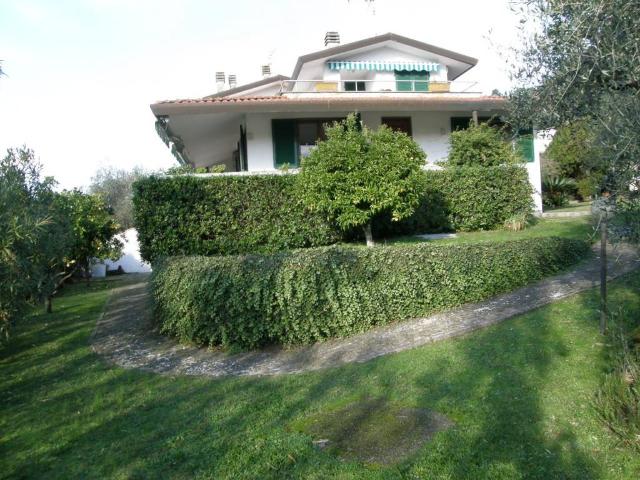 Villa in vendita a Massarosa LU