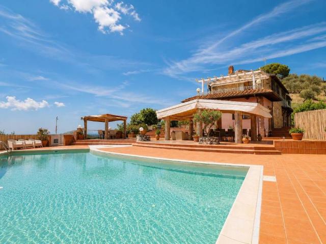 Villa in vendita a Massarosa LU