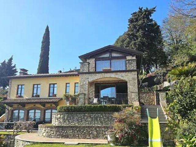 Villa in vendita a Massarosa LU
