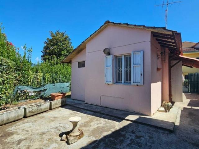 Villa in vendita a Massarosa LU