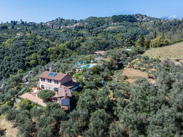 Villa in vendita a Massarosa LU