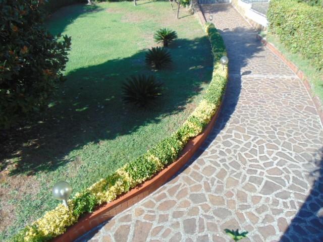 VILLA in VENDITA a MASSAROSA Piano Del Quercione di 10 vani