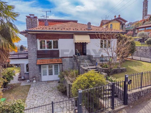 Villa in vendita a Massino Visconti NO