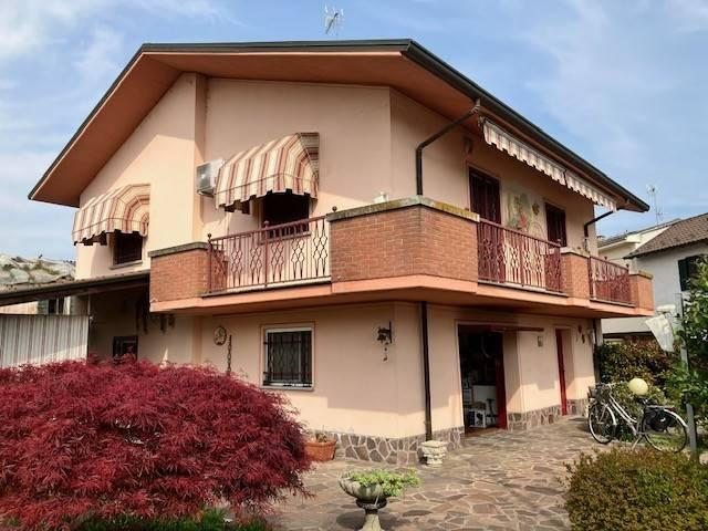 Villa in vendita a Mede PV