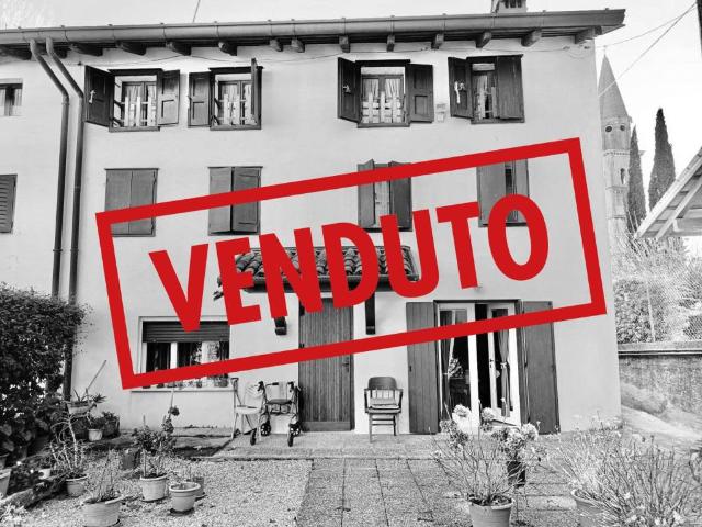 Villa in vendita a Medea GO