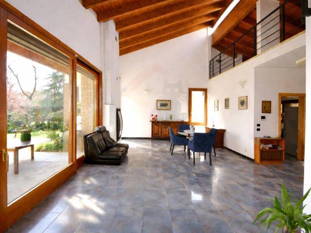Villa in vendita a Medicina BO