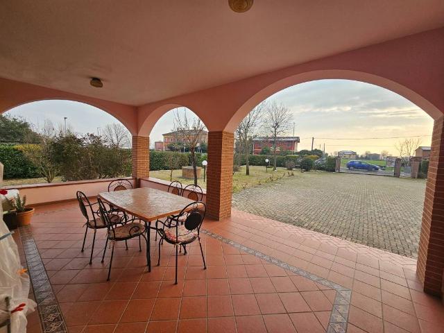 Villa in vendita a Medicina BO