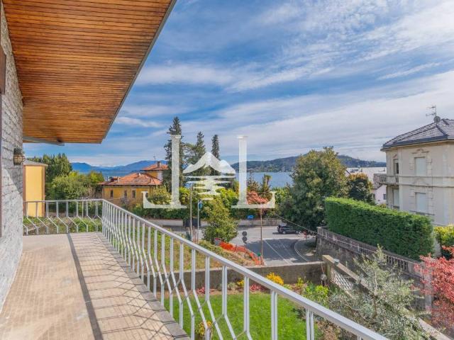 Villa in vendita a Meina NO